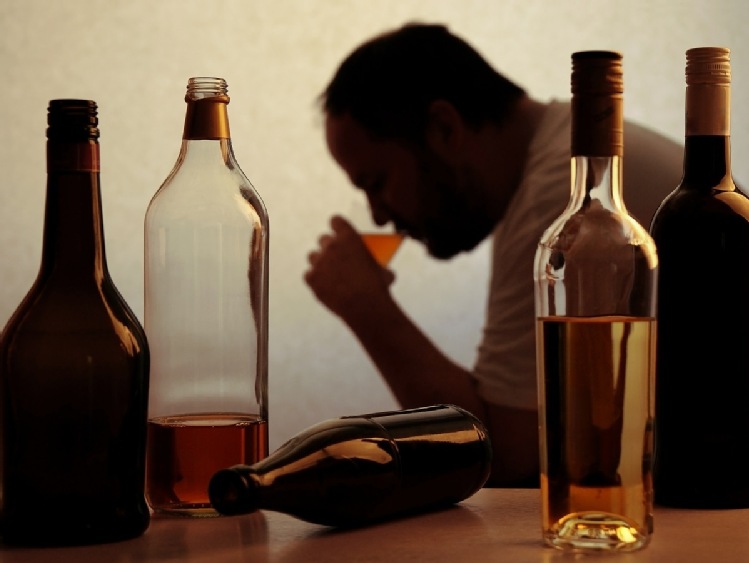 Zaszycie alkoholowe – pomoc w walce z alkoholizmem